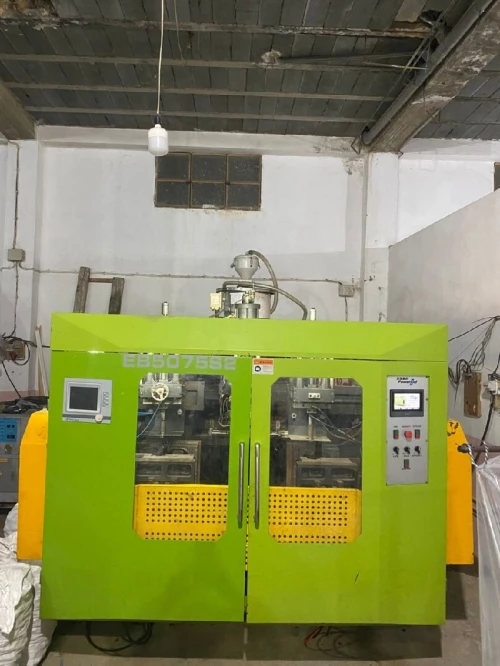 Machine de soufflage PEHD