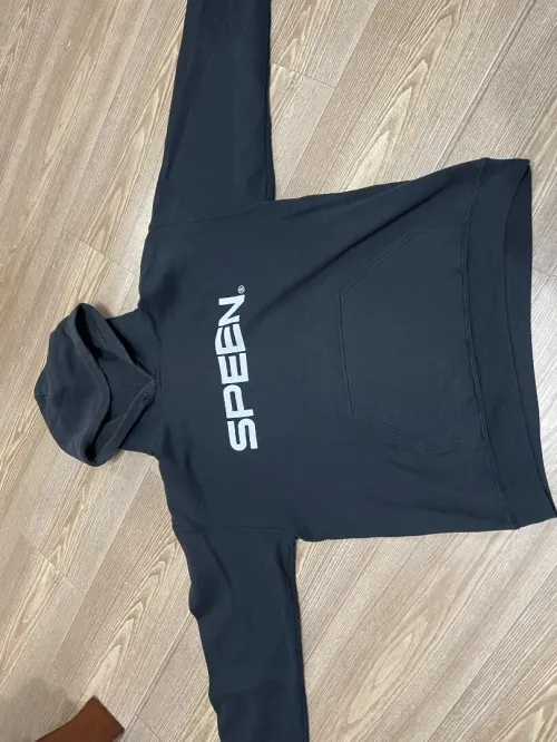 Sweat capuche marque speen style pour le freestyle football