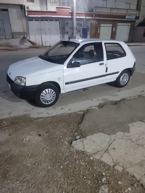 Renault Clio 1 1997 La bass