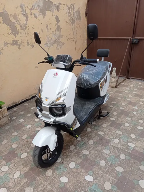 Moto électrique Dora rada 2025