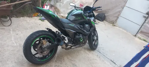 Kawasaki Z800R 