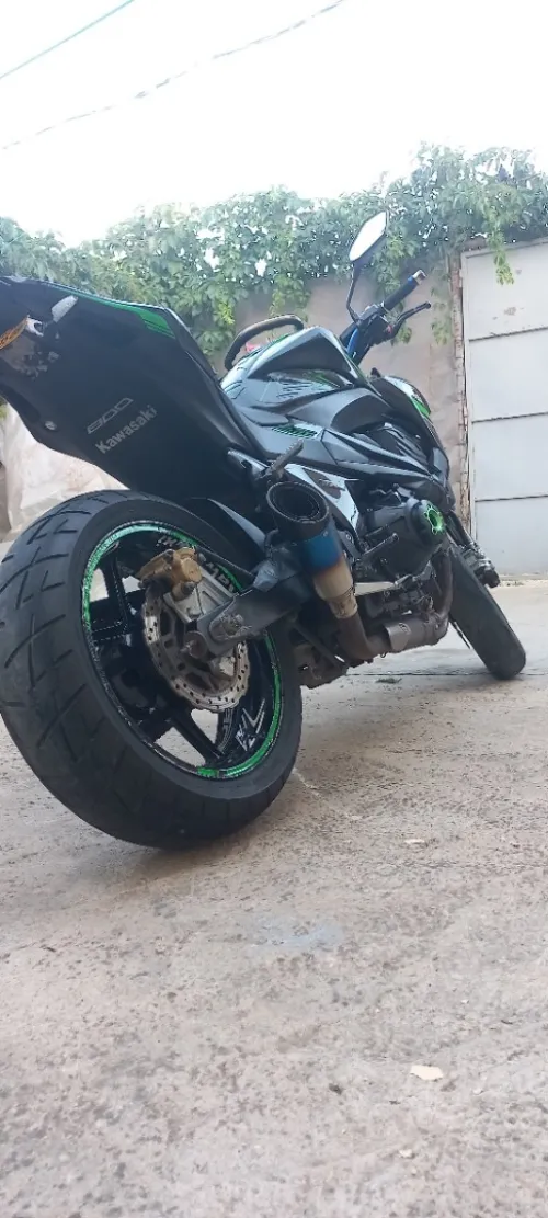 Kawasaki Z800R 