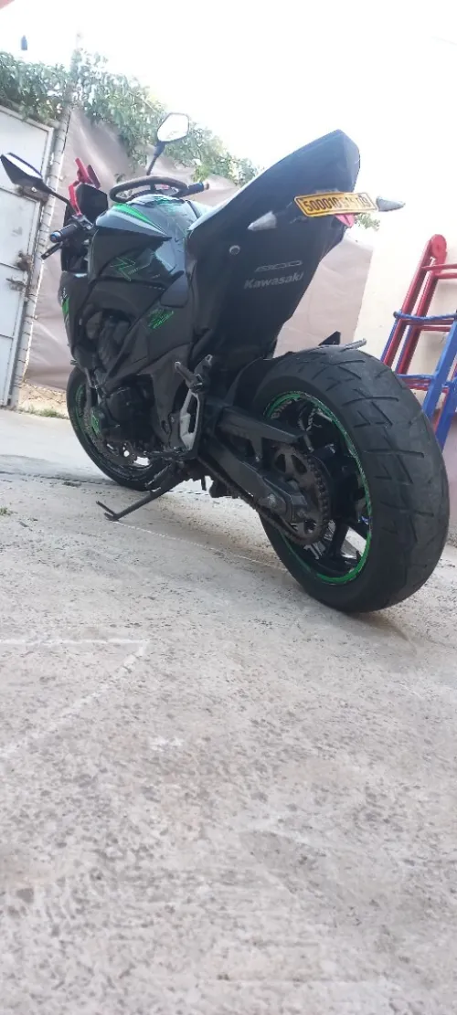 Kawasaki Z800R 