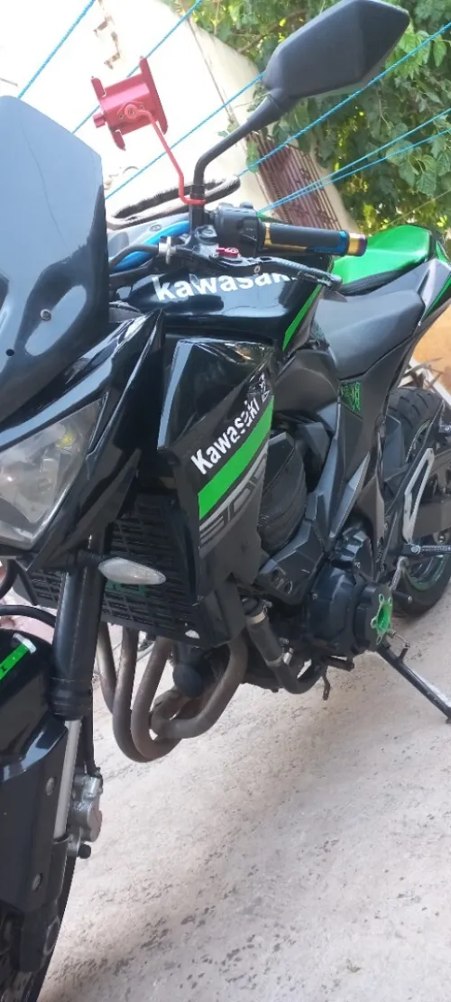 Kawasaki Z800R 