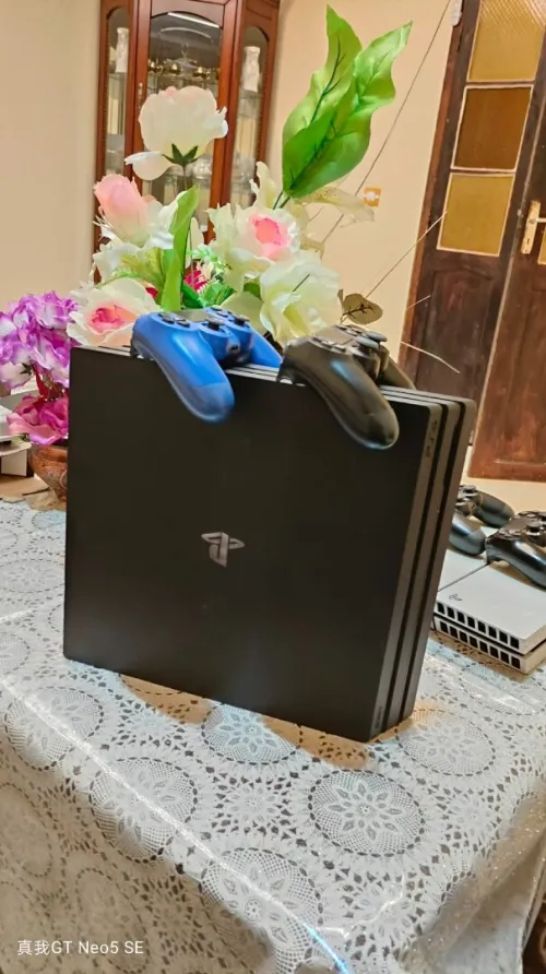 PlayStation 4 Pro 1TB - نظافة وأداء مضمون (توب نقي)
