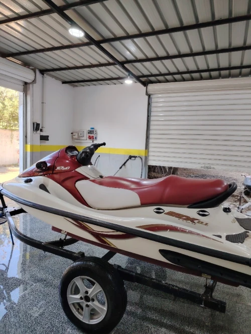 Jet ski