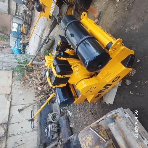 Compacteur bomag 75