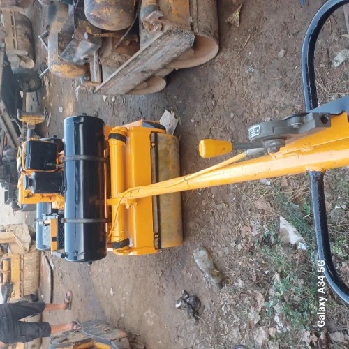 Compacteur bomag 75