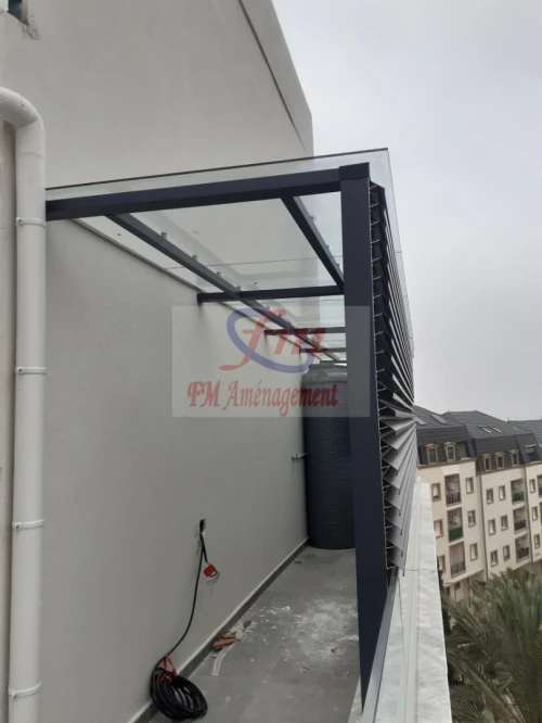 Brise vue, brise soleil, séparation aluminium. Jalousie. Piscine