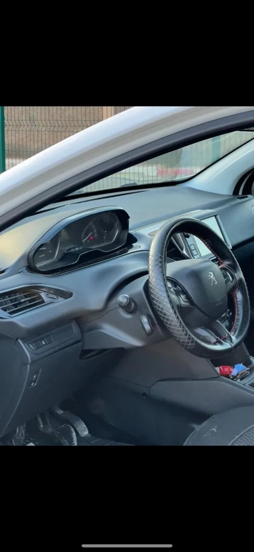 Peugeot 208 2015 Active Facelift
