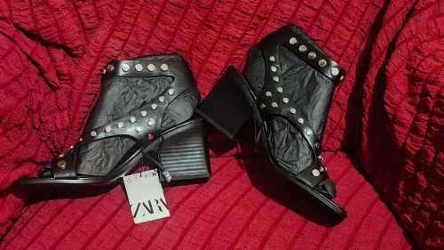 Sandales de luxe pour femme de marque ZARA très tendance, pointure 40.