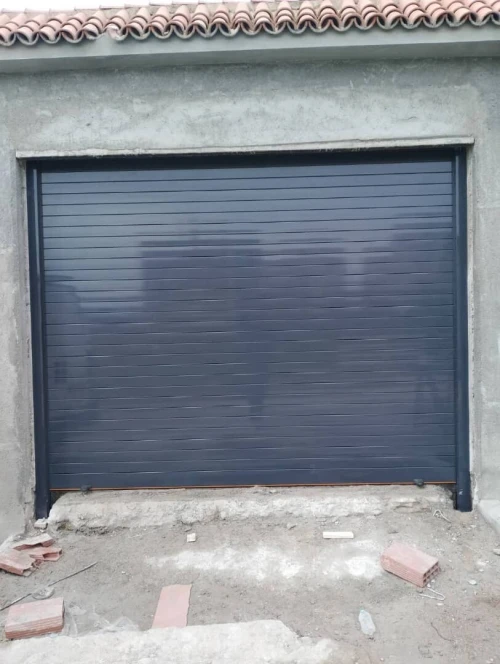 RIDEAU EN ALUMINIUM EXTRUDÉ ROLLUX