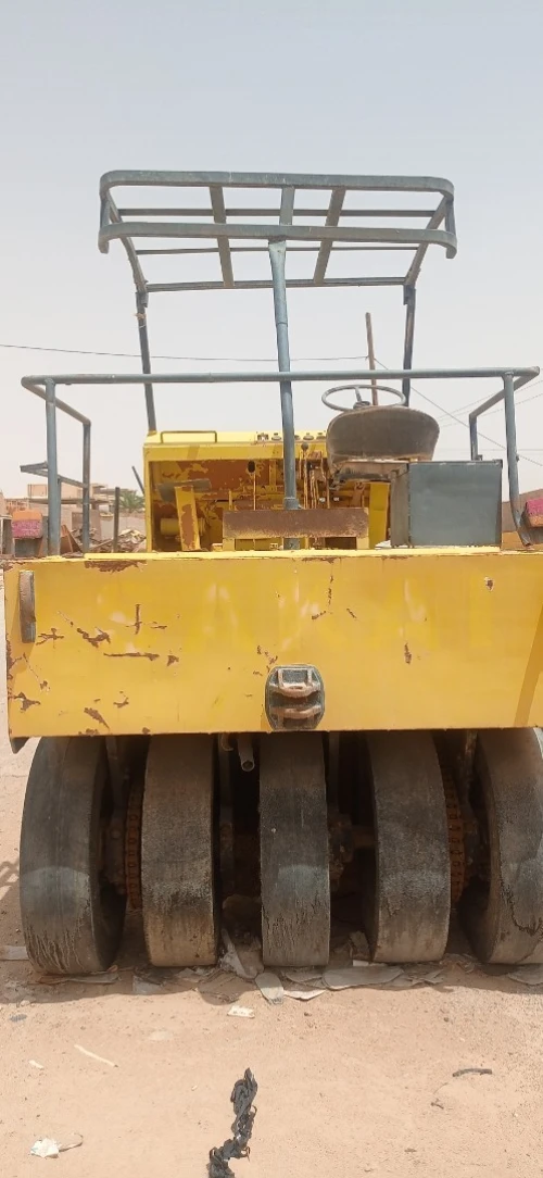Compacteur SAKAI 