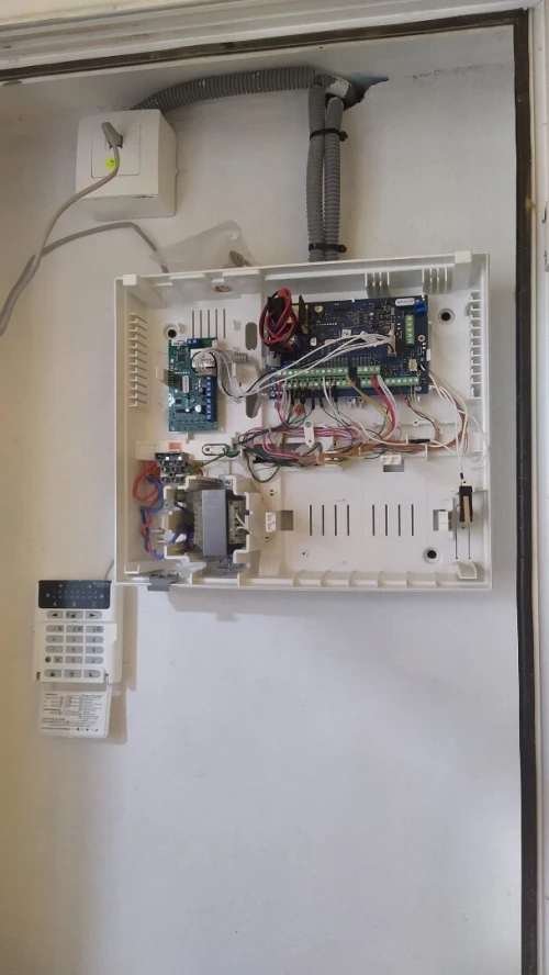 Installation camera surveillance et system d alarme 