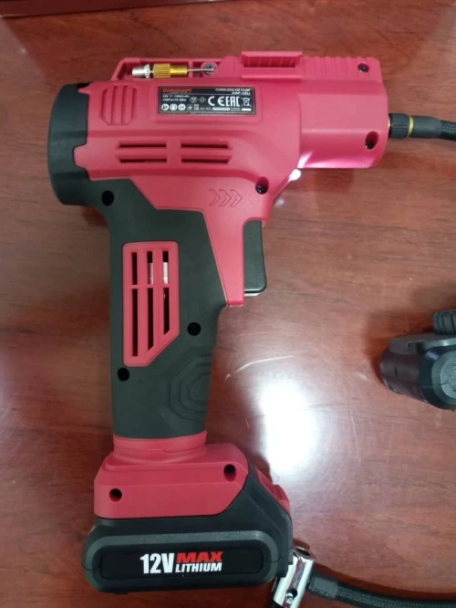 GONFLEUR S/FIL COMPRESSEUR WORCRAFT AVEC 2 BATTERIE 12V