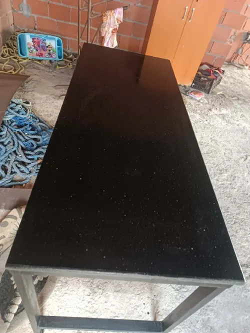 Table en métal