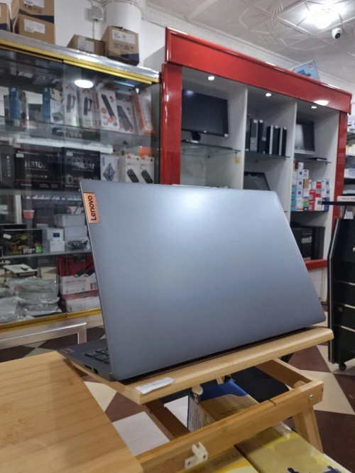 Laptop Lenovo I7-13ème génération