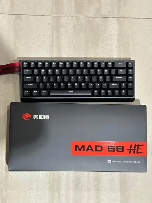 clavier magnétique MAD68 HE