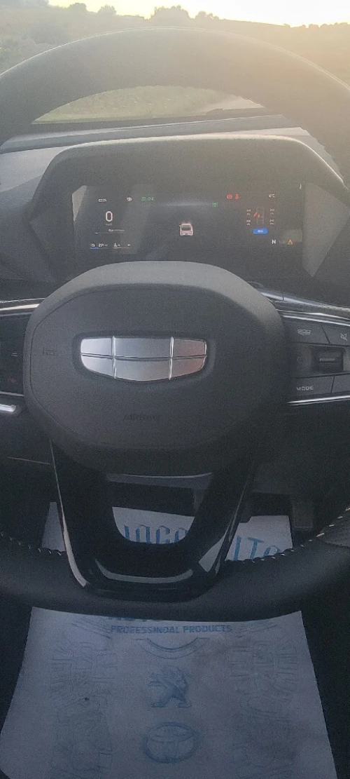 Geely Coolray 2025 