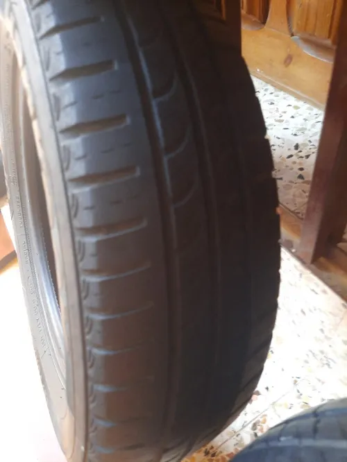 4 عجلات سيارة اتوس