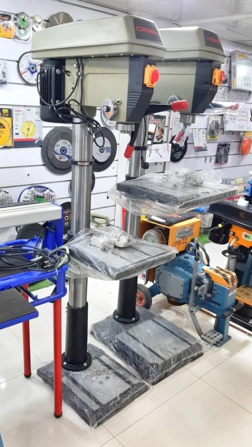 TRONCONNEUSE A TABLE/PERCEUSE A COLONN: Coudeuse Etrieuse Elect