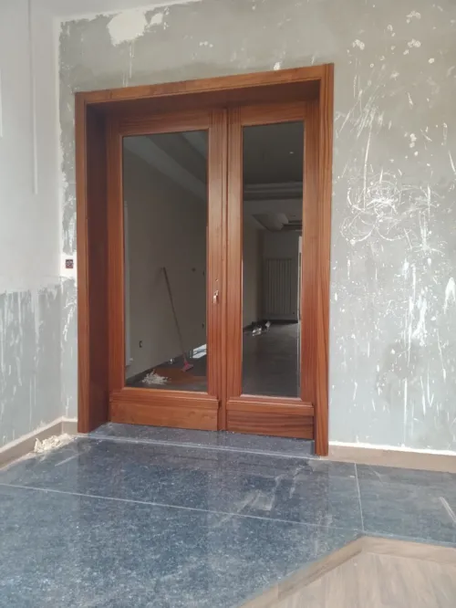 Portes en bois massif sapelli (sapele, sapelier) 