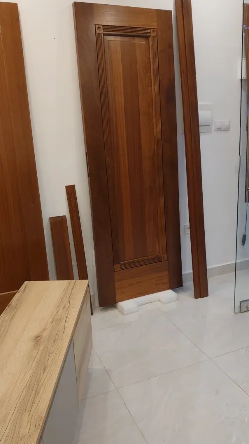 Portes en bois massif sapelli (sapele, sapelier) 