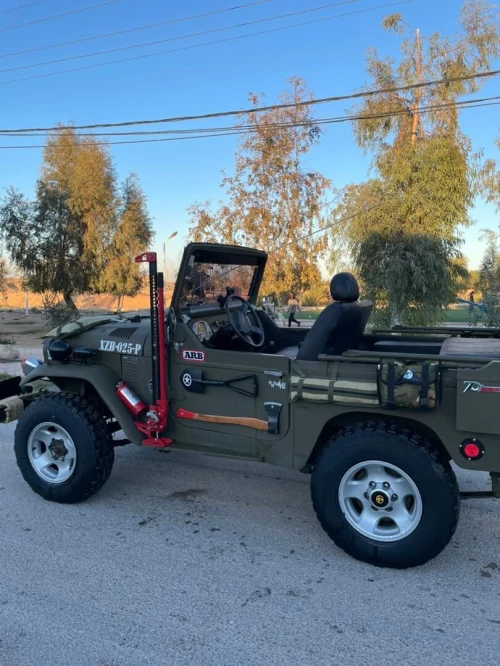 Toyota Land Cruiser 1975 FJ40 FJ 40 2F