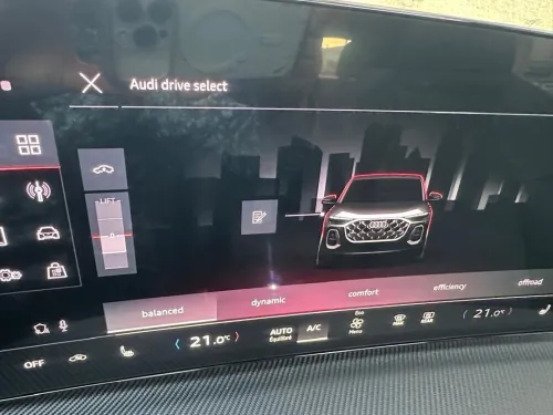 Audi Q5 2025 S-LINE INT/EXT