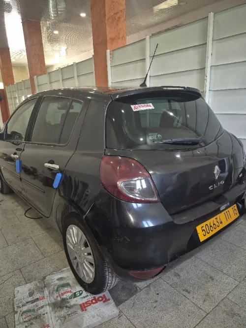 Renault Clio 3 2011 Night and Day