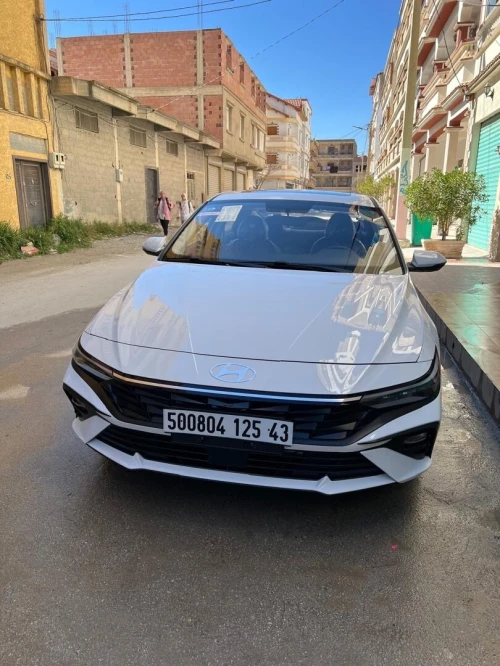 Hyundai Elantra 2025 