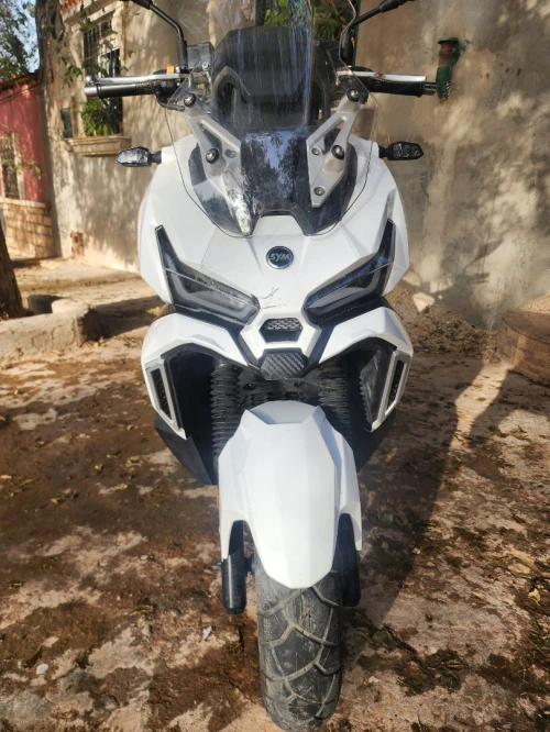 Sym Huscky adv 2025