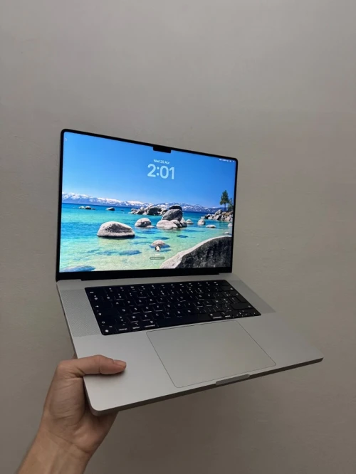 MacBook Pro M2 Pro 16 inches