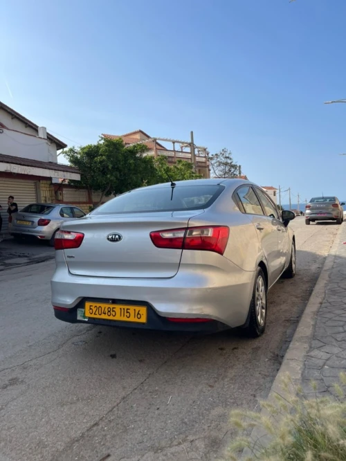 Kia Rio 5 portes 2015 Pop Facelift 