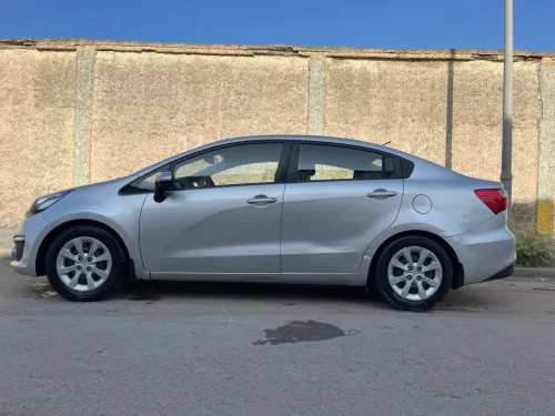 Kia Rio 5 portes 2015 Pop Facelift 