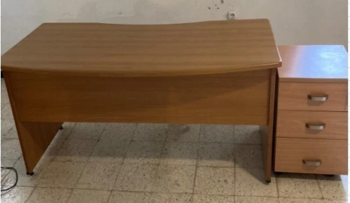 Bureau avec caisson