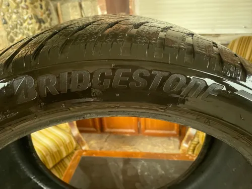  Pneu Bridgestone