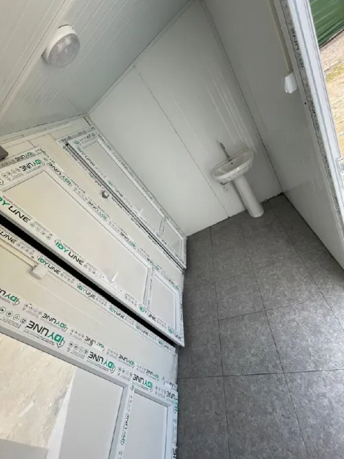 Cabine sanitaires 3/6 6 wc