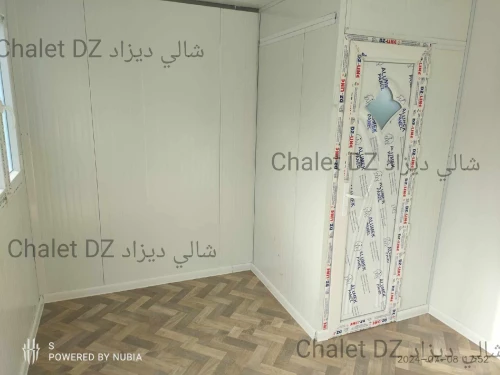 Chalet Bureau 3x4 + sanitaires (WC) fenêtre protégé