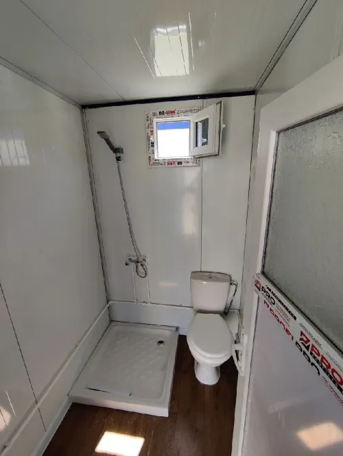 Cabine préfabriqué 3x7 2 bureaux et salle de bain