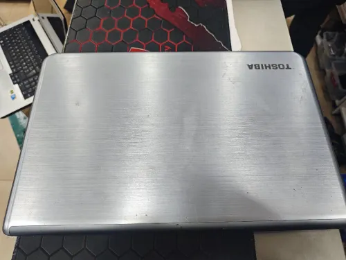 Laptop Toshiba Tactile i3 3320M (4/500gb) + 17.3 pouces