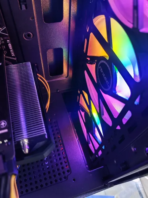 PC GAMER ( RYZEN 5 3600 +RTX 2060 12GB + 16GB + 256GB SSD) 