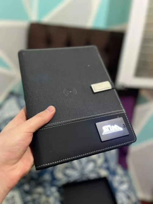 Pack carné doté d'une battre rchargeable avec tout types de câble,porte carte de la société satim 