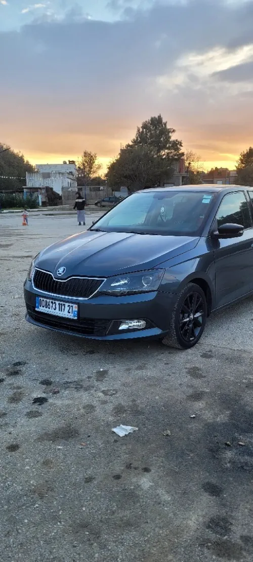 Skoda Fabia 2017 Style (avec toit panoramique)
