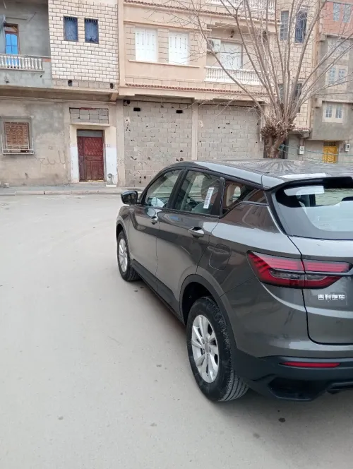 Geely Coolray 2025 علبة يدوية