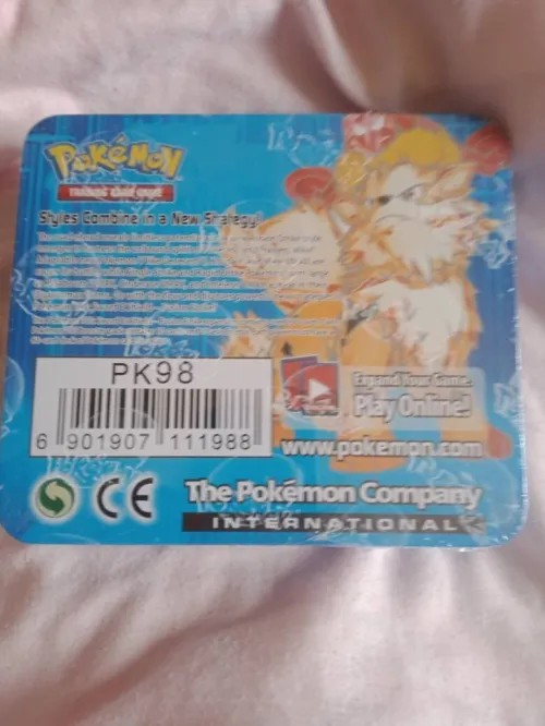 Boîte Métal Collector Pokémon  avec cartes