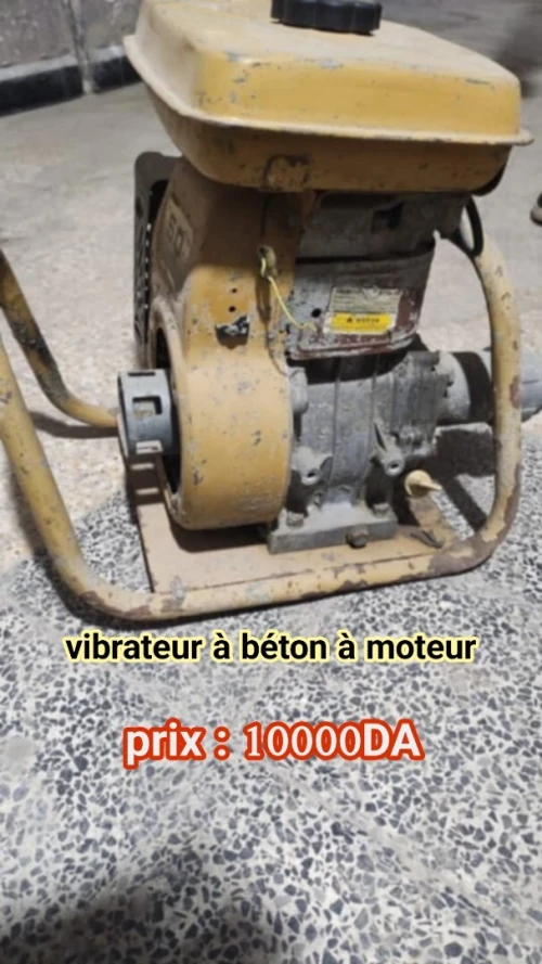 Vibrateur à béton à moteur