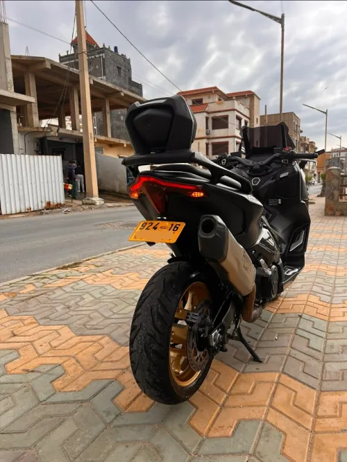 TMAX 562 tech max 2024