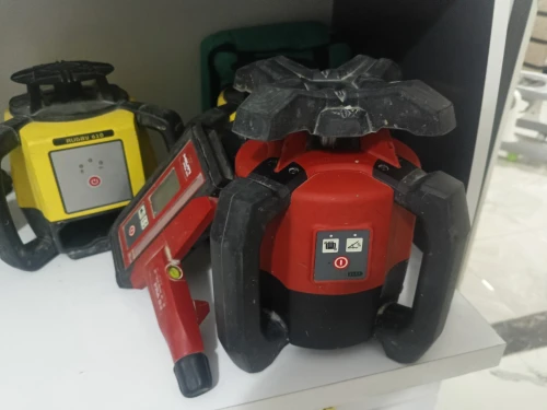 Disponible des Niveaux lasers rotatifs: Hilti pr30-HVS2022-Hilti pri3 HVS 2024-HILTI PR2 HS 2022 -Novipro HV-Milwaukee 2025-leica rugby 610..