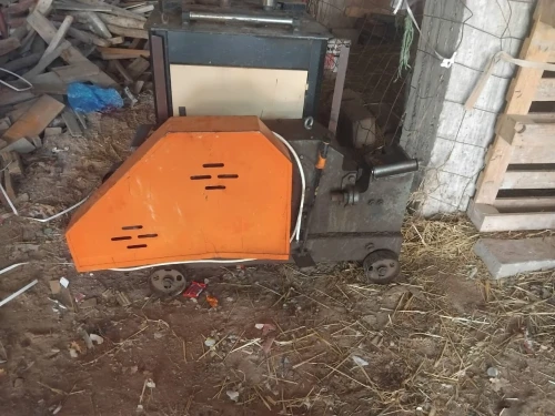 Mmachine à découper le fer